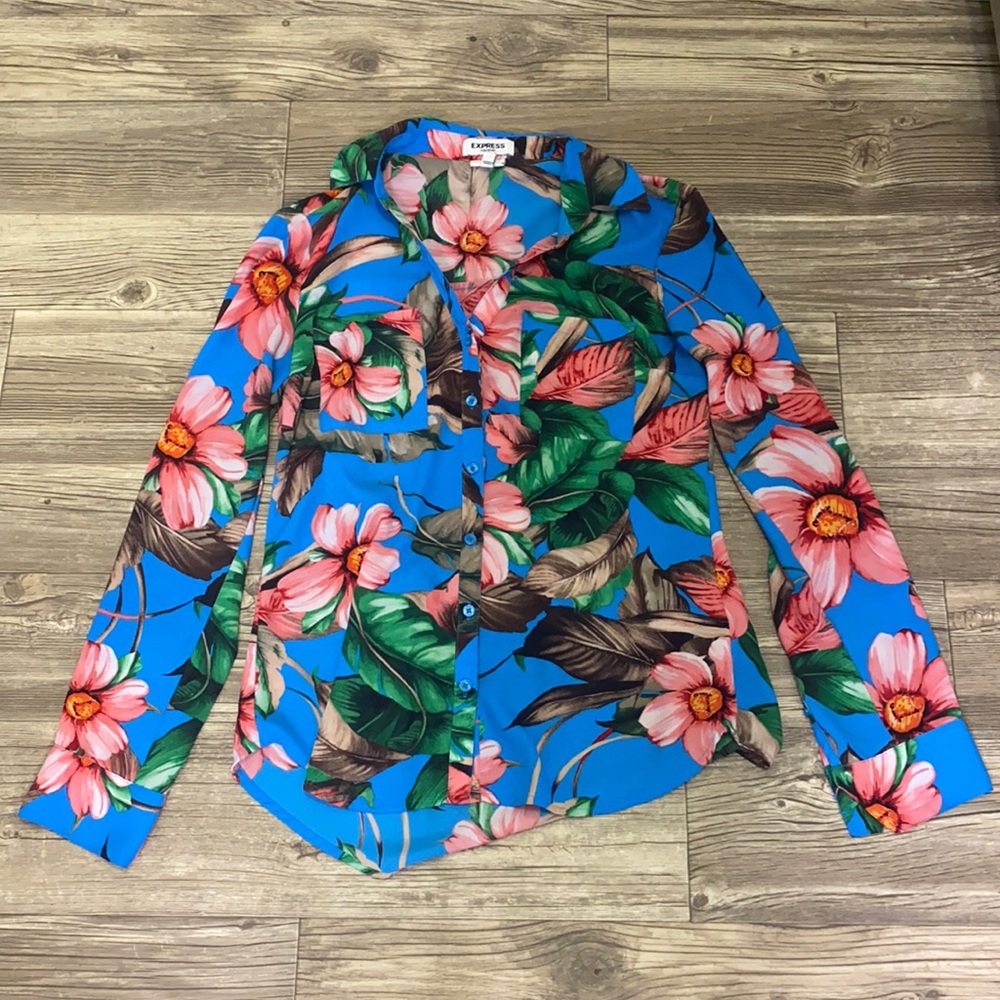 Express women’s blouse slim fit size small flowered print